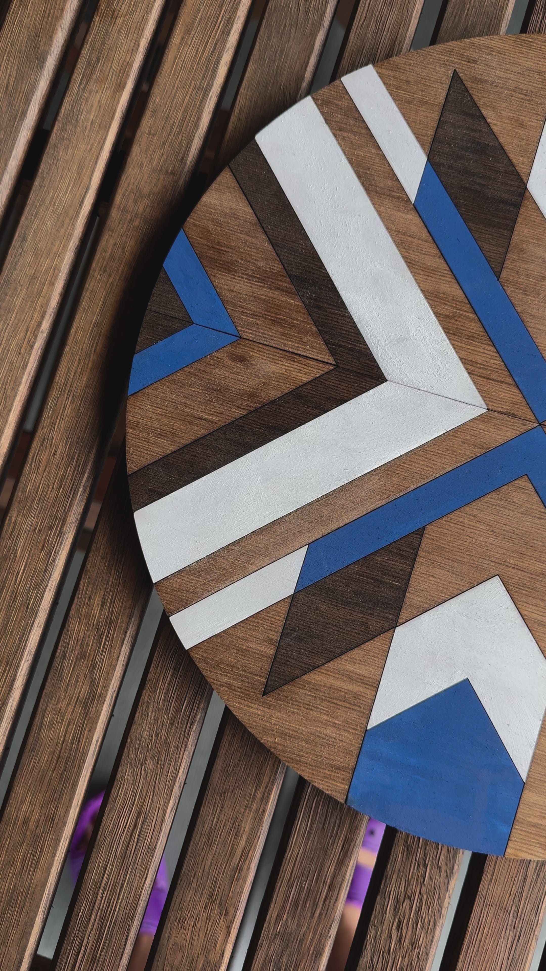 Round Barn Quilt - Blue White Stained